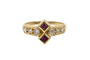 Bague 50 Bague vintage géométrique en or jaune 18 carats, rubis et diamants 58 Facettes 11155