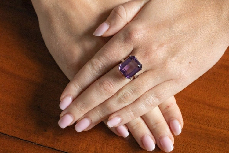 Bague 53 Bague en or blanc 14 ct avec améthyste 15,5 ct 58 Facettes 11488