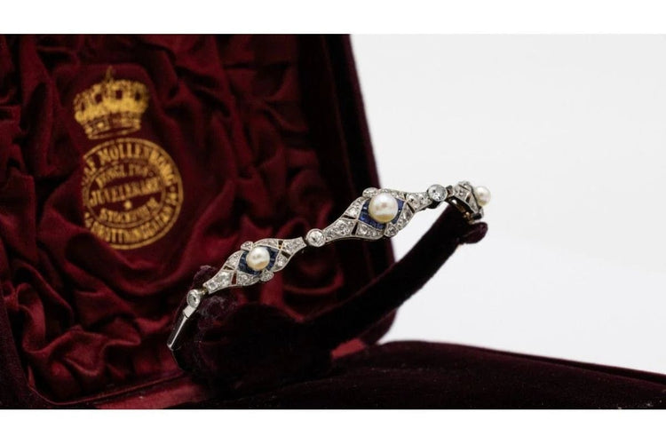 Bracelet Art déco - Bracelet en or jaune, platine, diamants, perles et saphirs synthétiques 58 Facettes 9530