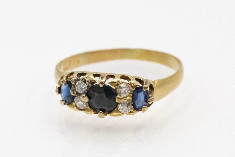 Bague Bague ancienne en or jaune 18k, saphirs et diamants 58 Facettes 11559