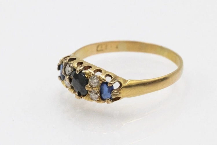 Bague Bague ancienne en or jaune 18k, saphirs et diamants 58 Facettes 11559