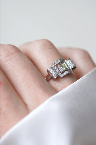 Bague 57 Bague Art Déco géométrique en platine et diamants 58 Facettes