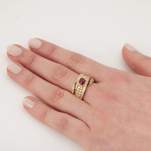Bague 55 Bague en or jaune 750 avec rubis et diamants 58 Facettes