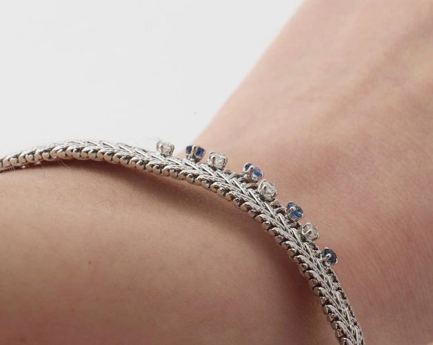 Bracelet Bracelet en or blanc 18 carats avec saphirs et diamants 58 Facettes