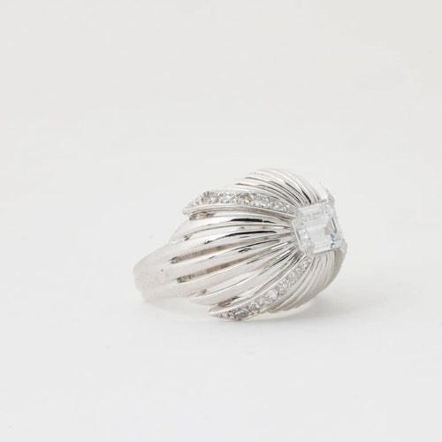 Bague 55 Bague en platine 950 sertie d’un diamant taille émeraude 1,52 ct 58 Facettes