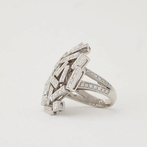 Bague 55 Bague cocktail en or blanc pavée de diamants 58 Facettes