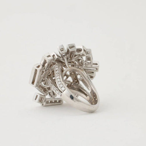 Bague 55 Bague de cocktail pavée de diamants en or blanc 750 58 Facettes