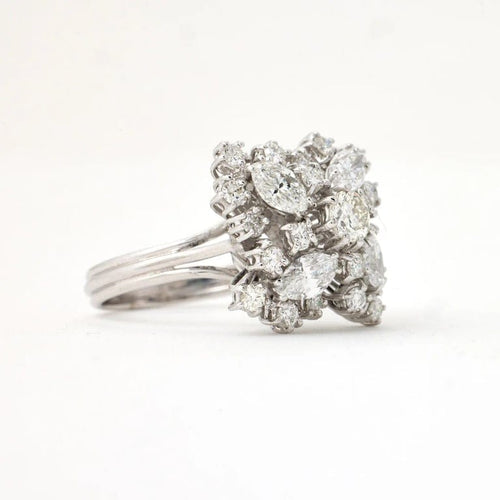 Bague 54 Bague en or blanc 750 avec diamants navettes et brillants 58 Facettes