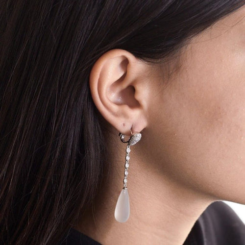 Boucles d'oreilles Boucles d'oreilles gouttes en or gris 18K, diamants et cristal de roche 58 Facettes Q904A