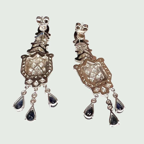 Boucles d'oreilles Boucles d’oreilles style Art déco en platine 950, diamants et saphirs 58 Facettes Q826A