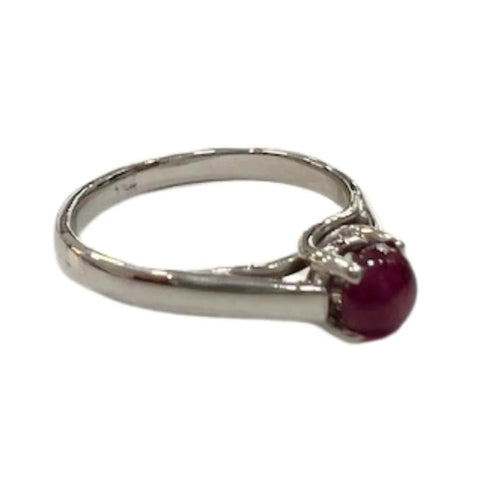 Bague 52.5 Bague solitaire en or blanc 18 kt avec rubis cabochon 58 Facettes Q332B