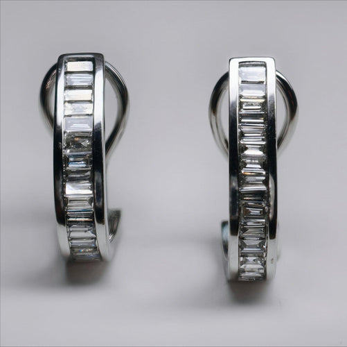Boucles d'oreilles Boucles d'oreilles - Design contemporain du XXe siècle en or 18 ct et diamants 58 Facettes Q265B(100)