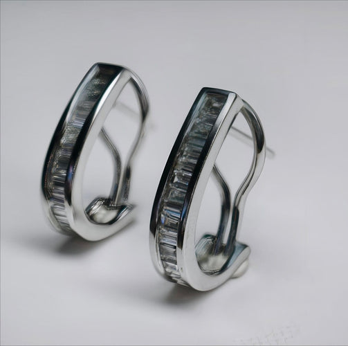 Boucles d'oreilles Boucles d'oreilles - Design contemporain du XXe siècle en or 18 ct et diamants 58 Facettes Q265B(100)