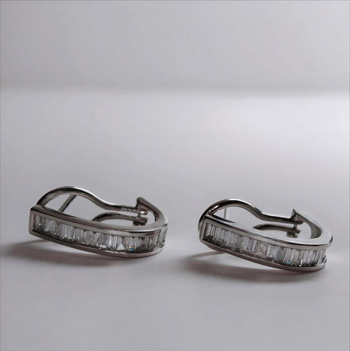 Boucles d'oreilles Boucles d'oreilles - Design contemporain du XXe siècle en or 18 ct et diamants 58 Facettes Q265B(100)