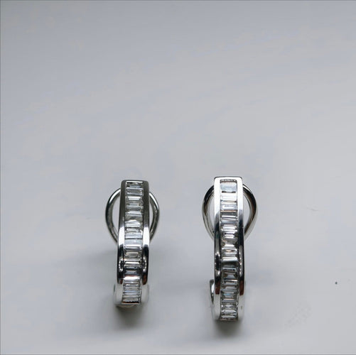 Boucles d'oreilles Boucles d'oreilles - Design contemporain du XXe siècle en or 18 ct et diamants 58 Facettes Q265B(100)