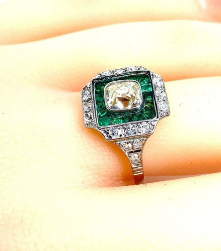 Bague 56 Bague Art déco coussin en platine, diamants et émeraudes 58 Facettes AB674