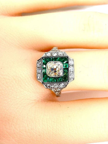 Bague 56 Bague Art déco coussin en platine, diamants et émeraudes 58 Facettes AB674