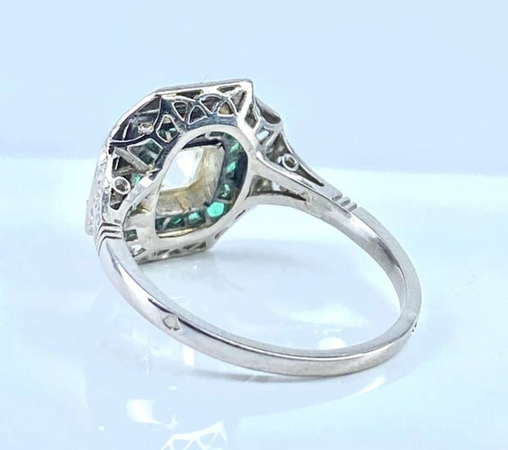 Bague 56 Bague Art déco coussin en platine, diamants et émeraudes 58 Facettes AB674