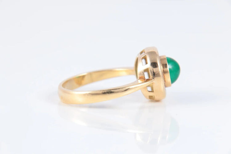 Bague 52 Bague marguerite émeraude cabochon et diamants en or jaune 18 ct 58 Facettes 1
