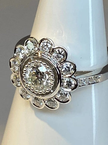 Bague 52 Bague marguerite de fiançailles en or 18 ct et diamants 58 Facettes AB47