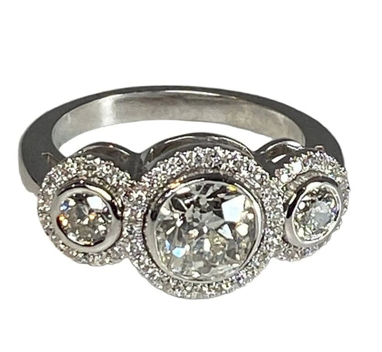 Bague 52 Bague trilogie - Bague de fiançailles en or 18 ct et diamants 58 Facettes AB48