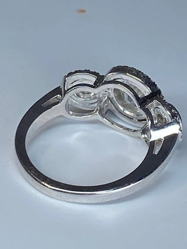 Bague 52 Bague trilogie - Bague de fiançailles en or 18 ct et diamants 58 Facettes AB48