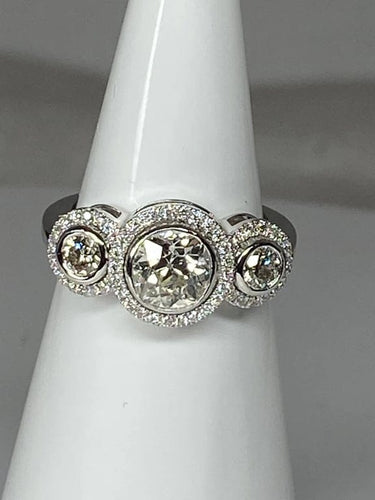 Bague 52 Bague trilogie - Bague de fiançailles en or 18 ct et diamants 58 Facettes AB48