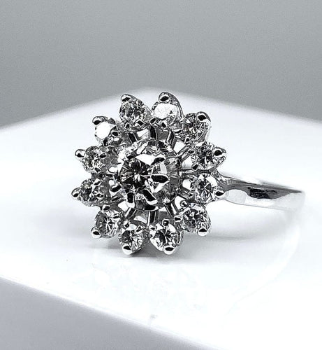Bague 52 Bague marguerite en or 18 carats et diamants 58 Facettes AB161