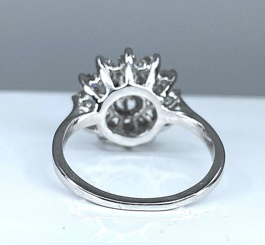 Bague 52 Bague marguerite en or 18 carats et diamants 58 Facettes AB161