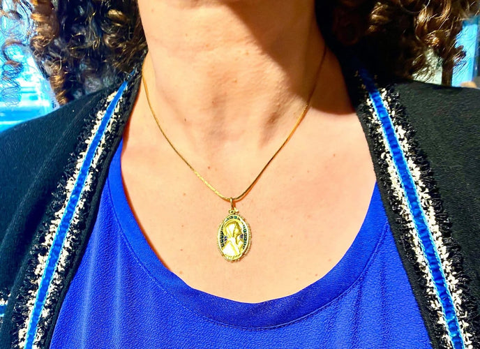 Pendentif Sellier - Médaille Vierge en or 18 carats, émail et perles fines 58 Facettes AB164