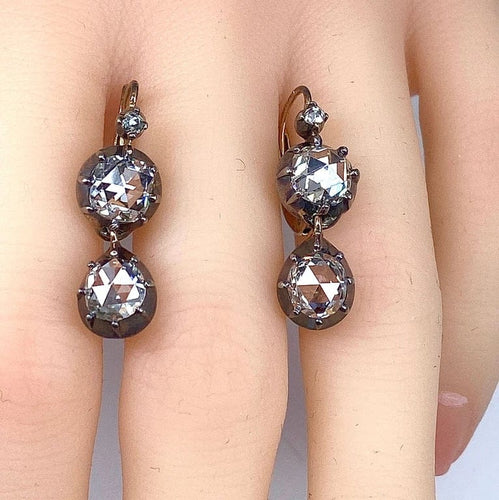 Boucles d'oreilles Boucles d’oreilles dormeuses en or et argent, diamants taille rose 58 Facettes AB200