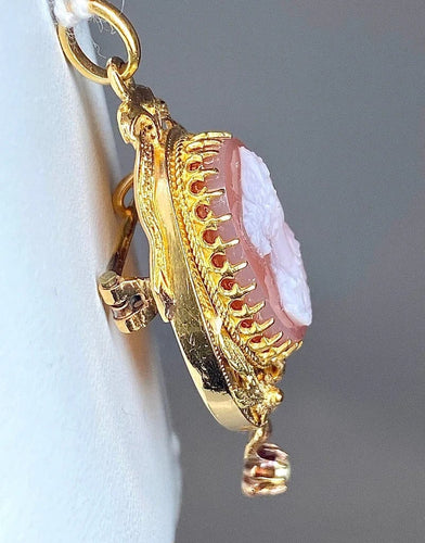Pendentif Broche pendentif camée en or 18 carats 58 Facettes AB188