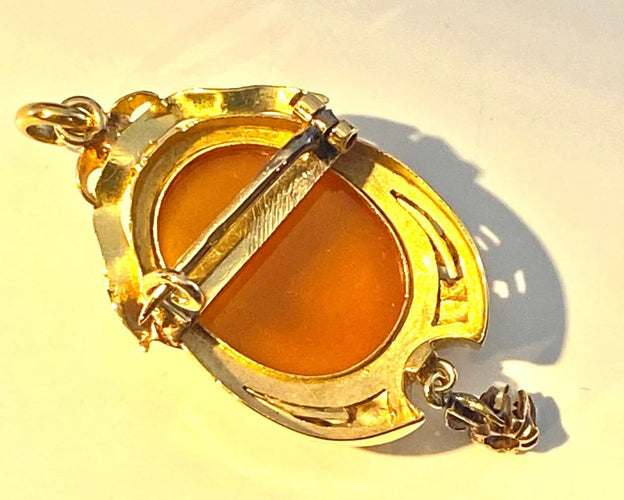 Pendentif Broche pendentif camée en or 18 carats 58 Facettes AB188