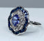 Bague 51 Bague marguerite en or blanc 18 carats, saphirs et diamants 58 Facettes AB214