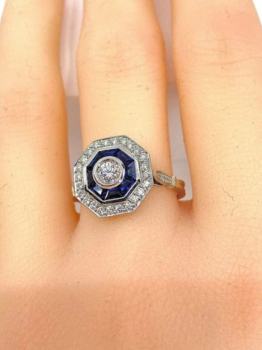 Bague 54 Bague octogonale en or blanc 18 carats, saphirs et diamants 58 Facettes AB220