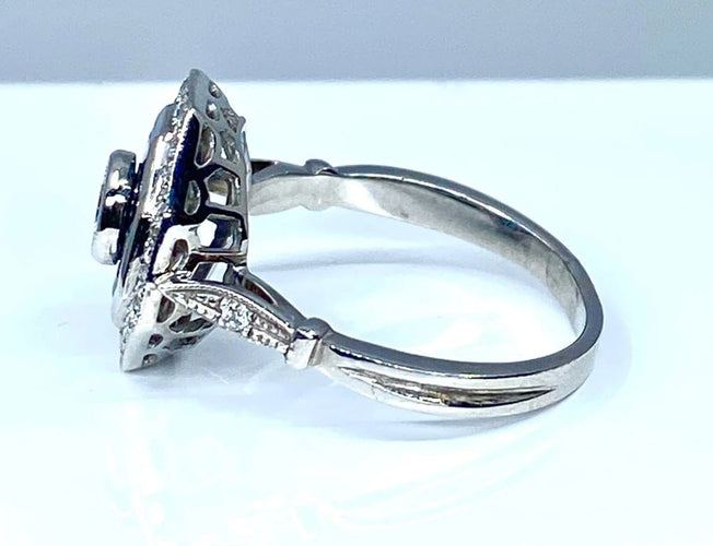 Bague 54 Bague octogonale en or blanc 18 carats, saphirs et diamants 58 Facettes AB220