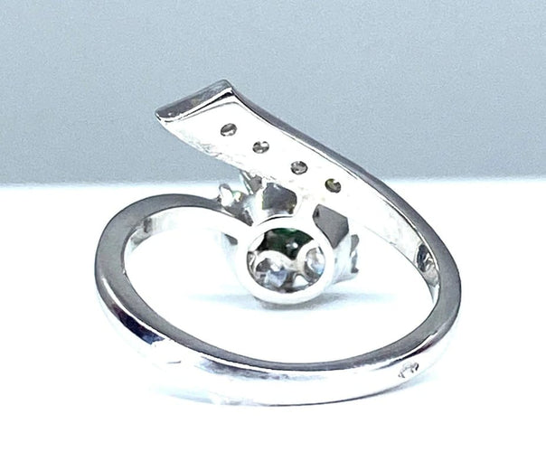 Bague 48 Bague fleur en or blanc 18 carats avec émeraude et diamants 58 Facettes AB294