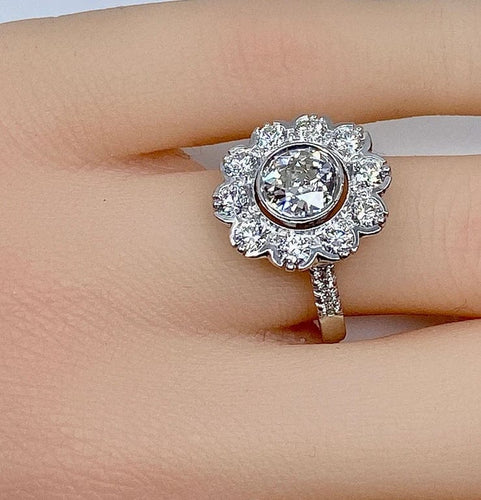 Bague 52 Bague marguerite en or blanc 18 carats avec diamants 58 Facettes AB333