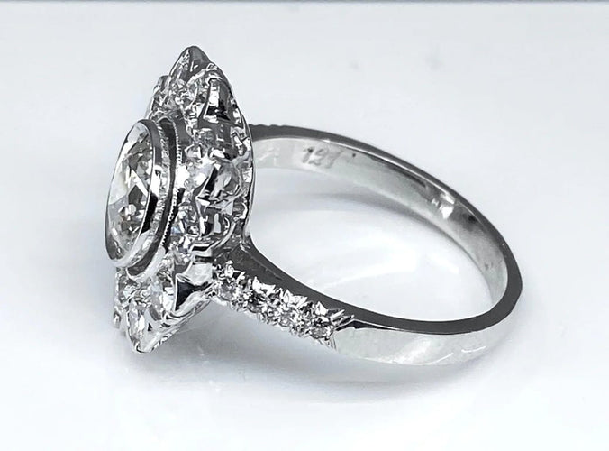 Bague 52 Bague marguerite en or blanc 18 carats avec diamants 58 Facettes AB333