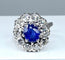 Bague 57 Bague marguerite en or blanc 18 carats et platine, saphir et diamants 58 Facettes AB347