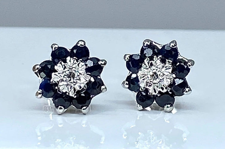 Boucles d'oreilles Boucles d’oreilles en or blanc 18 carats saphirs et diamants 58 Facettes AB363