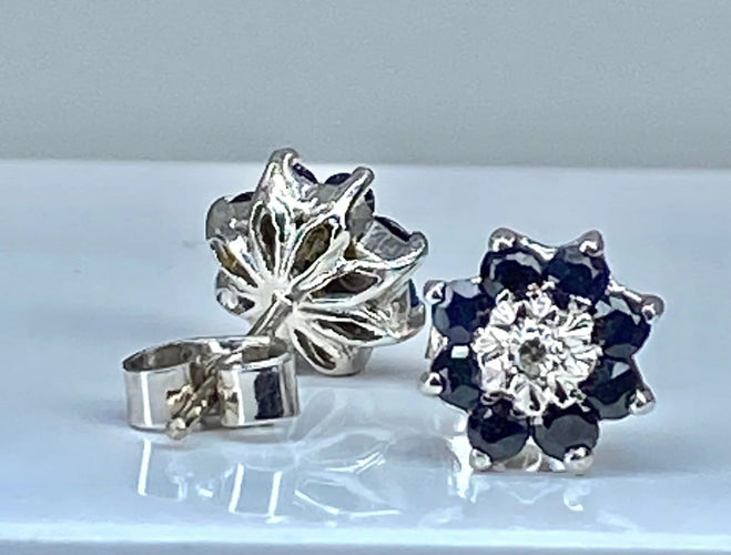 Boucles d'oreilles Boucles d’oreilles en or blanc 18 carats saphirs et diamants 58 Facettes AB363