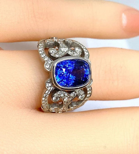 Bague 53 Bague en or blanc 18 carats avec saphir de Ceylan et diamants 58 Facettes AB 407