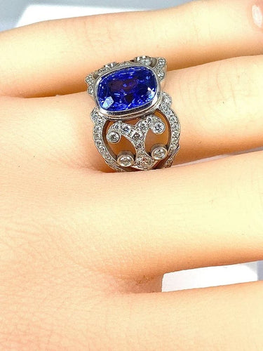 Bague 53 Bague en or blanc 18 carats avec saphir de Ceylan et diamants 58 Facettes AB 407