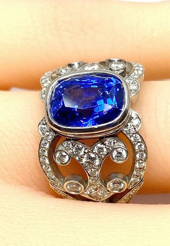 Bague 53 Bague en or blanc 18 carats avec saphir de Ceylan et diamants 58 Facettes AB 407