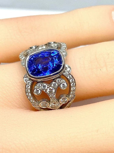 Bague 53 Bague en or blanc 18 carats avec saphir de Ceylan et diamants 58 Facettes AB 407