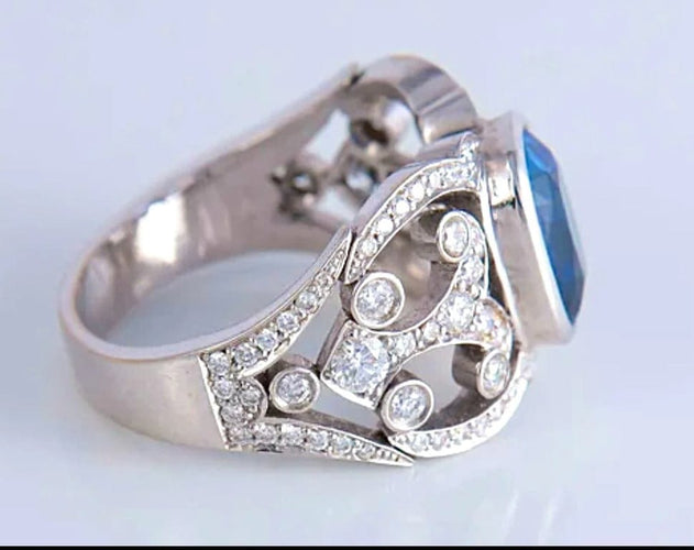 Bague 53 Bague en or blanc 18 carats avec saphir de Ceylan et diamants 58 Facettes AB 407