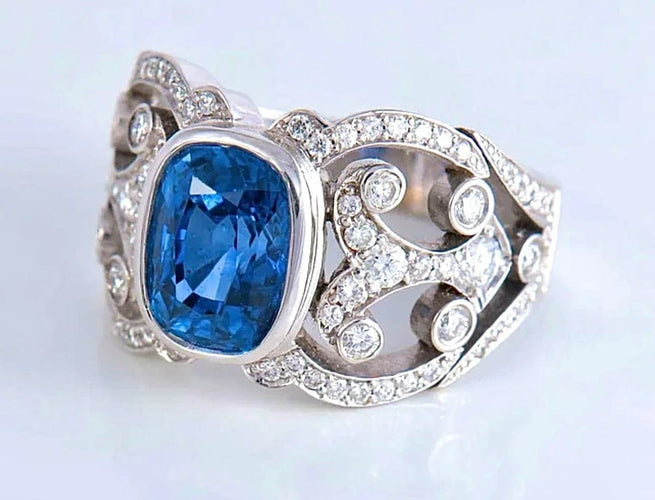 Bague 53 Bague en or blanc 18 carats avec saphir de Ceylan et diamants 58 Facettes AB 407