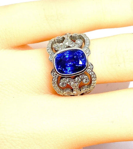 Bague 53 Bague en or blanc 18 carats avec saphir de Ceylan et diamants 58 Facettes AB 407