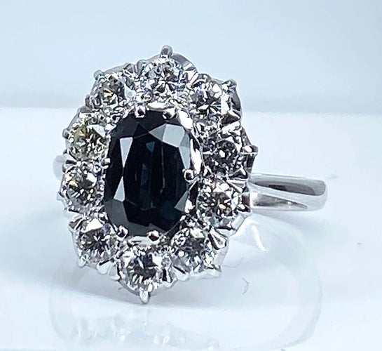 Bague 55 Bague marguerite en or blanc 18 carats, saphir 2,11 ct et diamants 58 Facettes AB431